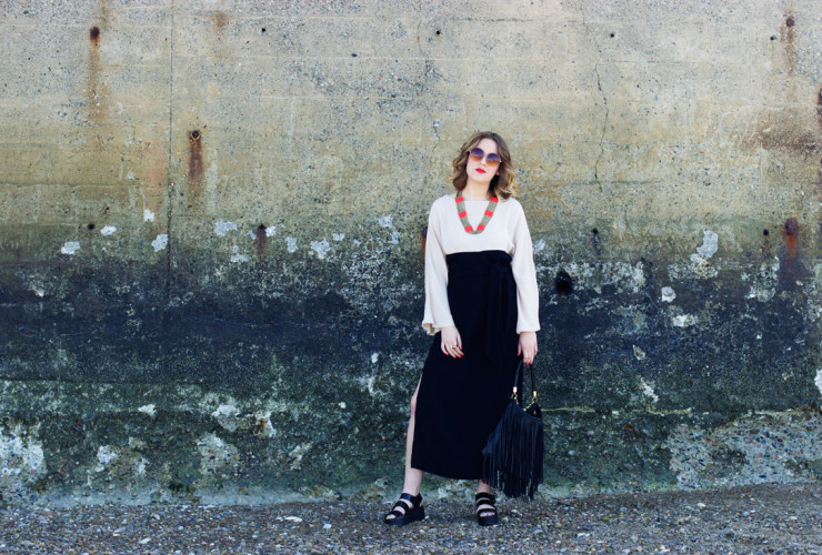 Boston fashion blogger, bell sleeve dress, 70s trend