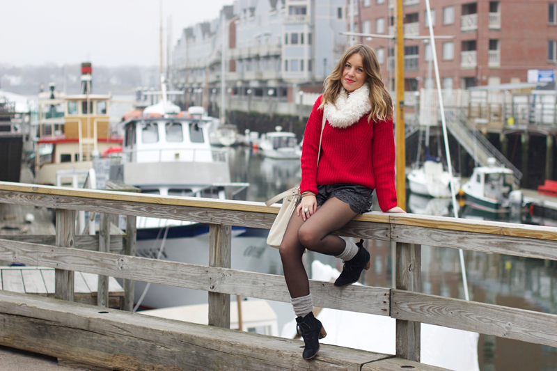 Winter outfit: Sweater with shorts and tights
