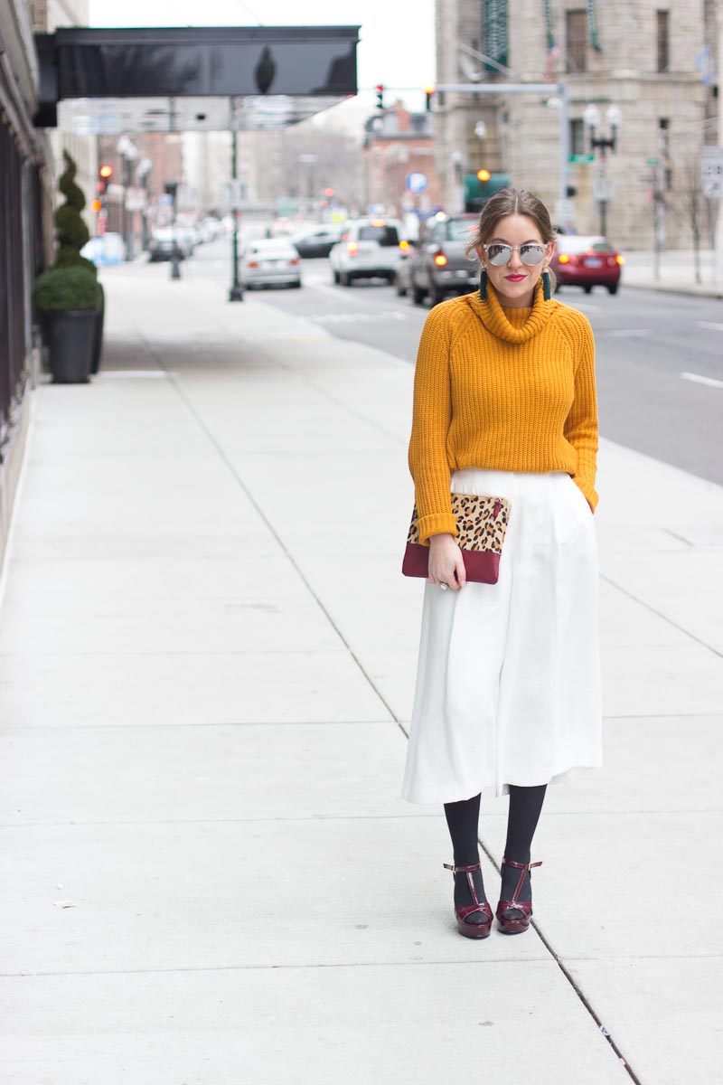 How to wear white culottes in the winter